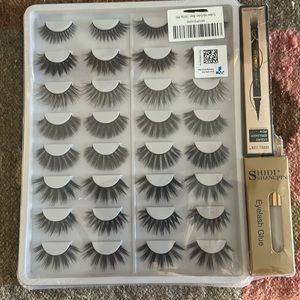 16 pairs of Fashion eyelashes, NEW .